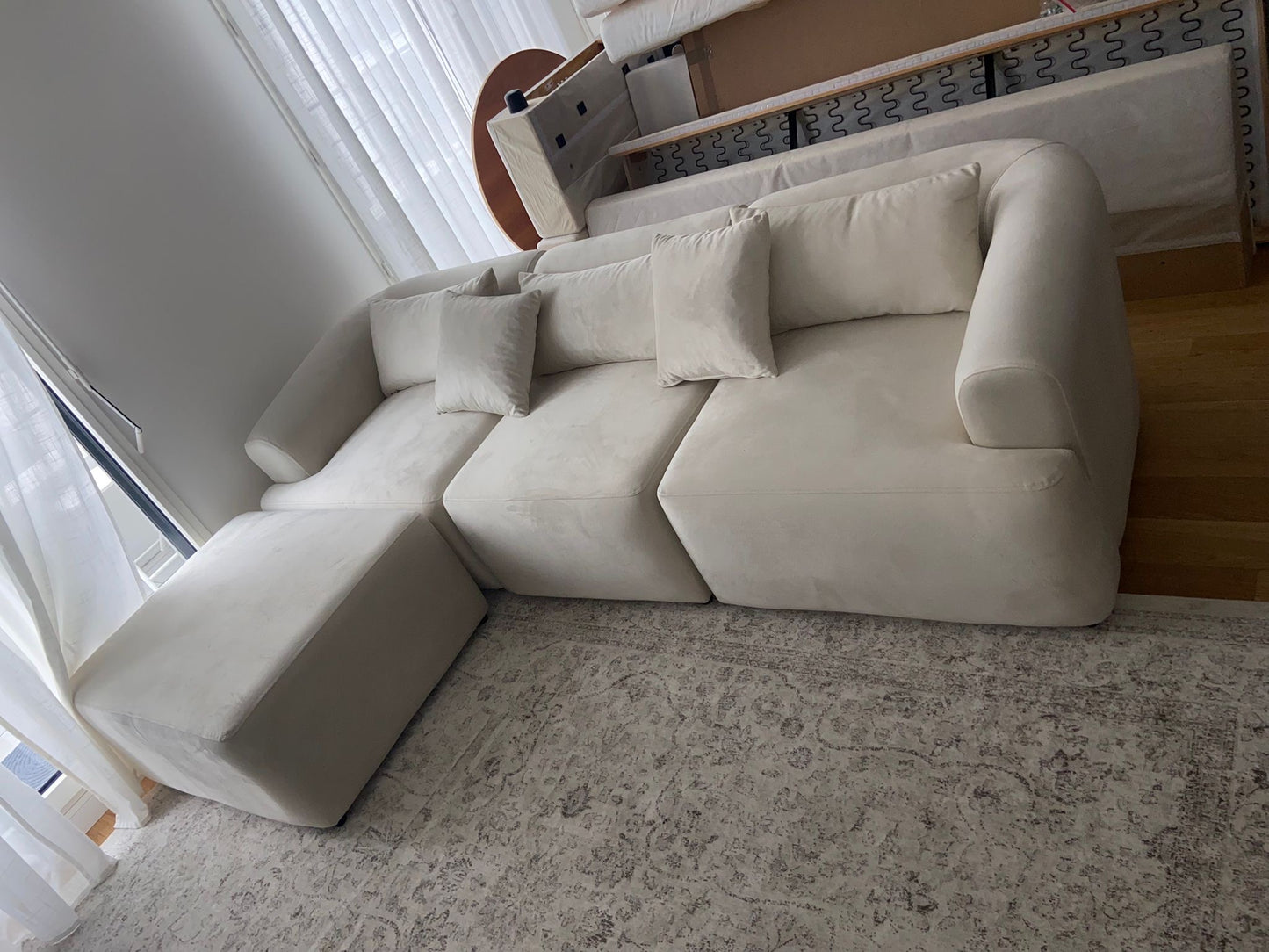 Canapé MILA modulable en velours blanc cassé
