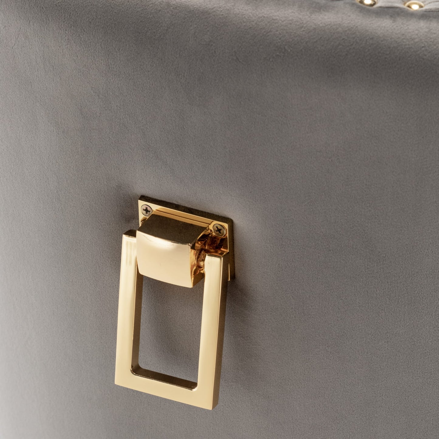 Lot de 2 chaises POIGNEE Clouté en velours pied Gold
