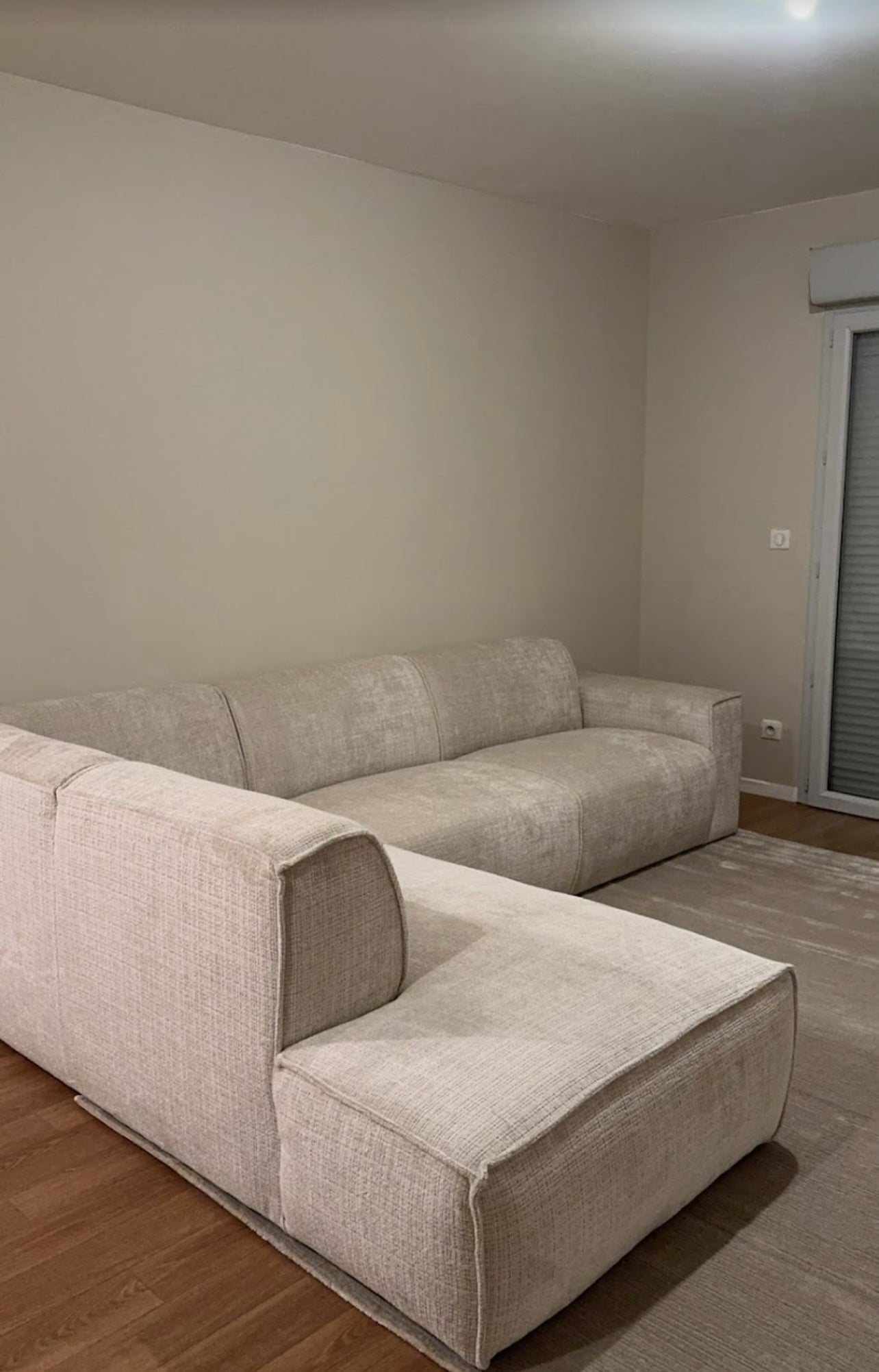 Canapé COLETTE en tissu marbella beige