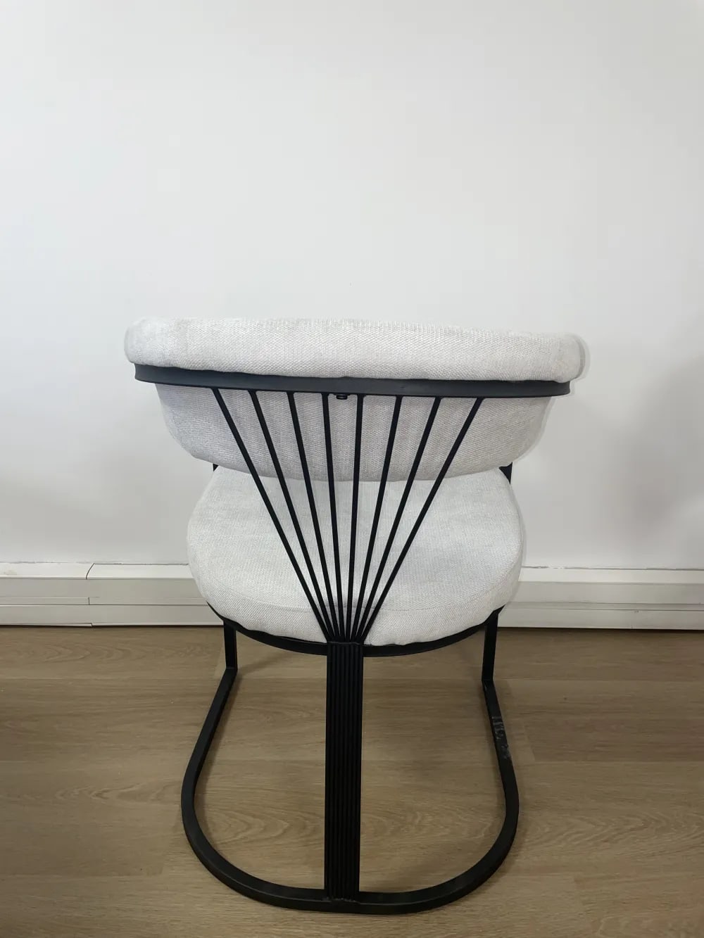 CHAISE AVEC ACCOUDOIR BRITTANY METAL NOIR SERGE GRIS