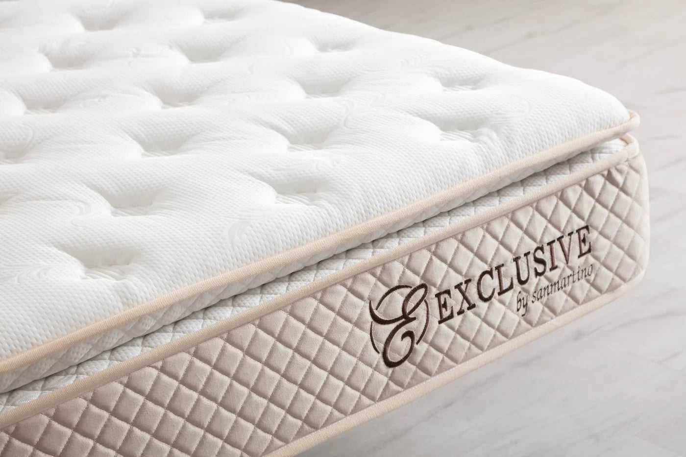 Matelas Exclusif Ressorts Beige - 32 cm avec surmatelas Intégré